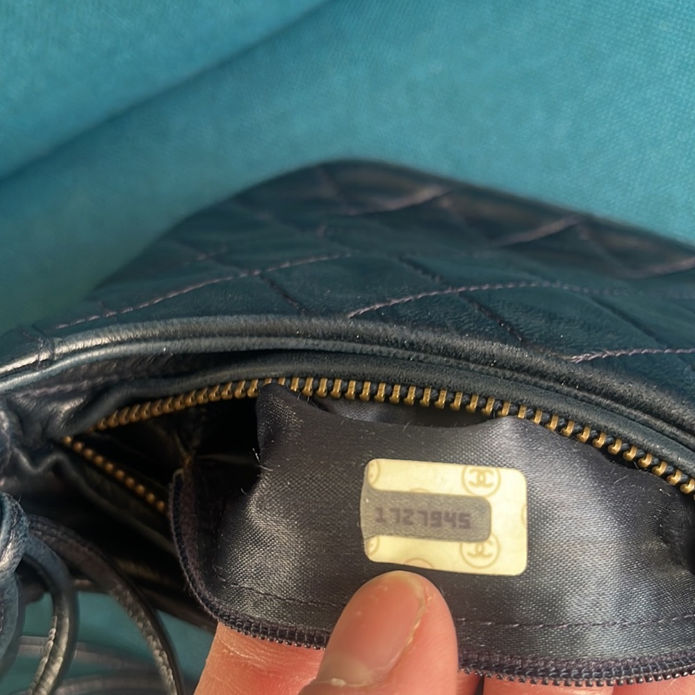 Chanel vintage tassel quilted leather crossbody - Picture 11 of 16
